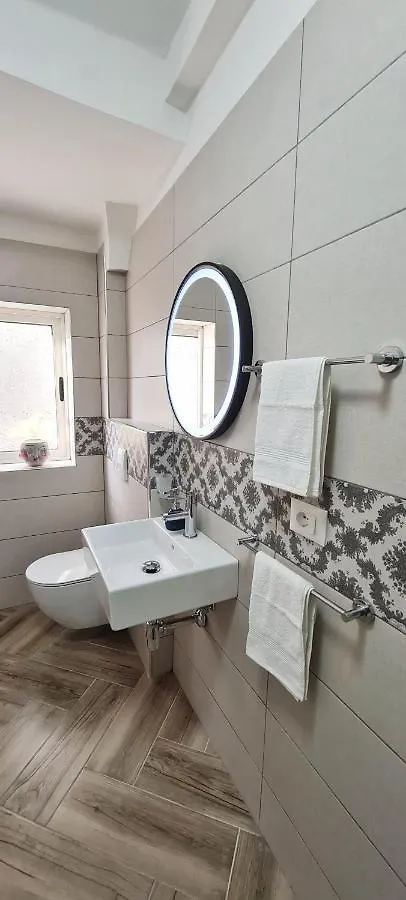 2V1 - Blloku Zy Apartment Tirana