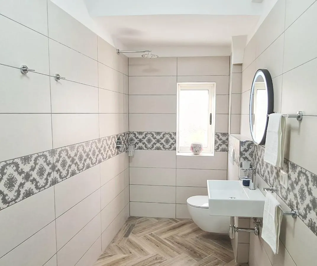 2V1 - Blloku Zy Apartment Tirana Albania