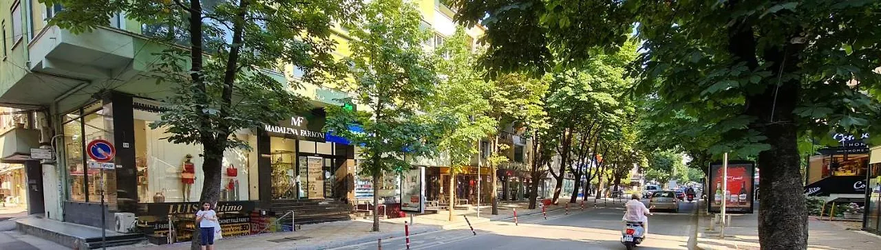 2V1 - Blloku Zy Apartment Tirana Albania
